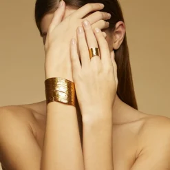 Wave bracelet gold